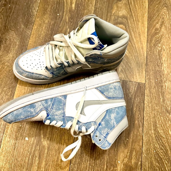 Jordan 1 Hyper OG - Picture 4 of 4